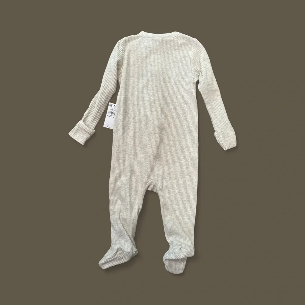 Old Navy Cream Ribbed Zip-Up Baby Footie Pajamas NWT Loungewear Baby Onesie 6-9M